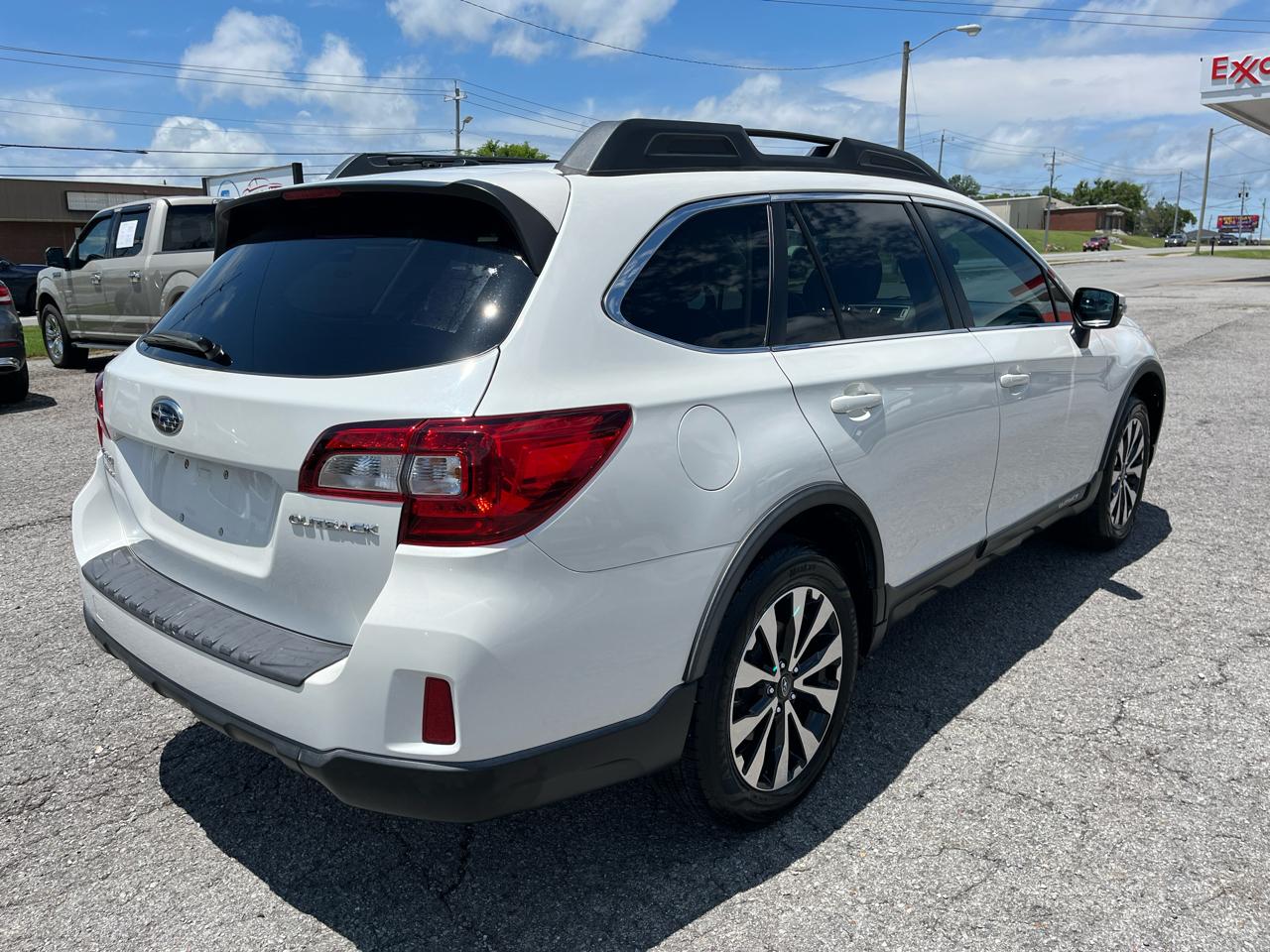 Subaru Outback 4dr Wgn 2.5i Limited 2015