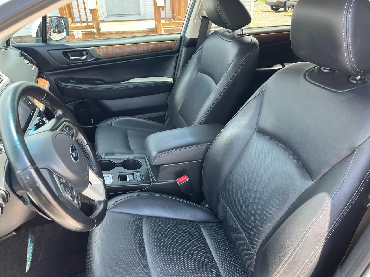 Subaru Outback 4dr Wgn 2.5i Limited 2015