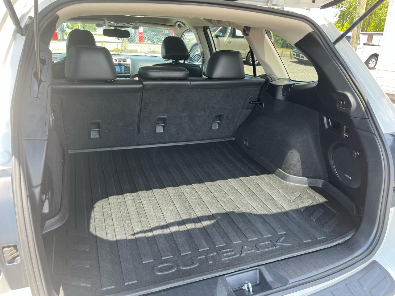 Subaru Outback 4dr Wgn 2.5i Limited 2015