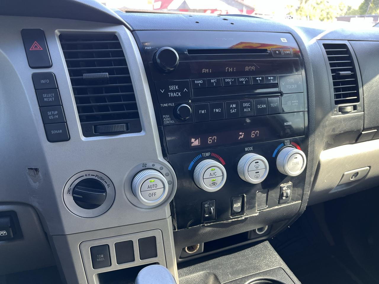 Toyota Tundra 4WD Truck CrewMax 5.7L V8 6-Spd AT LTD (Natl) 2008