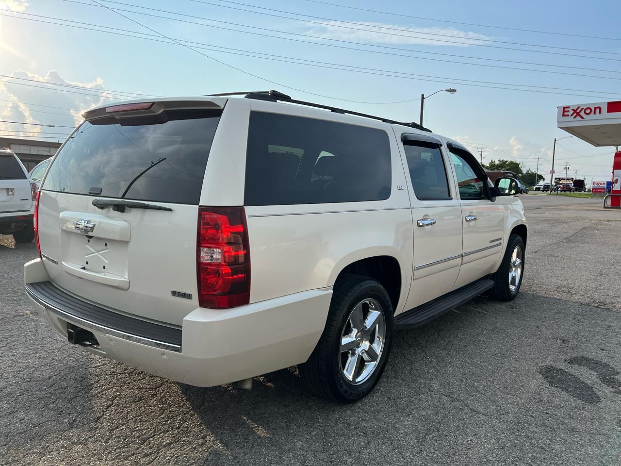 Chevrolet Suburban 2WD 4dr 1500 LTZ 2011