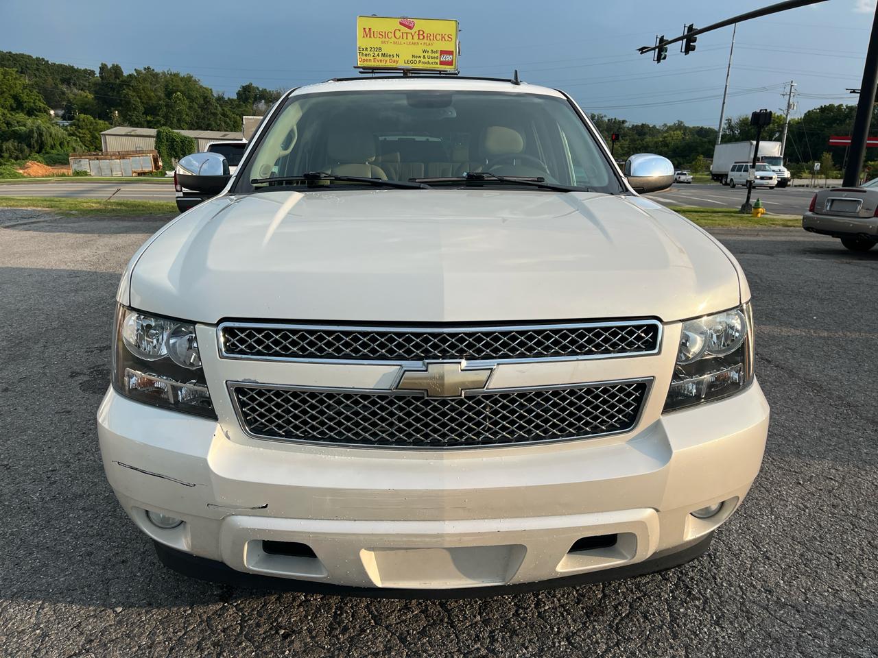 Chevrolet Suburban 2WD 4dr 1500 LTZ 2011