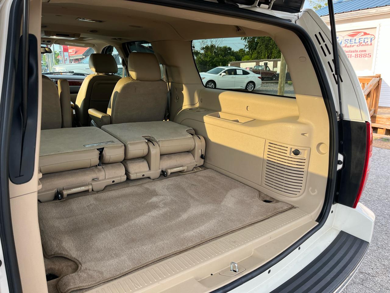 Chevrolet Suburban 2WD 4dr 1500 LTZ 2011