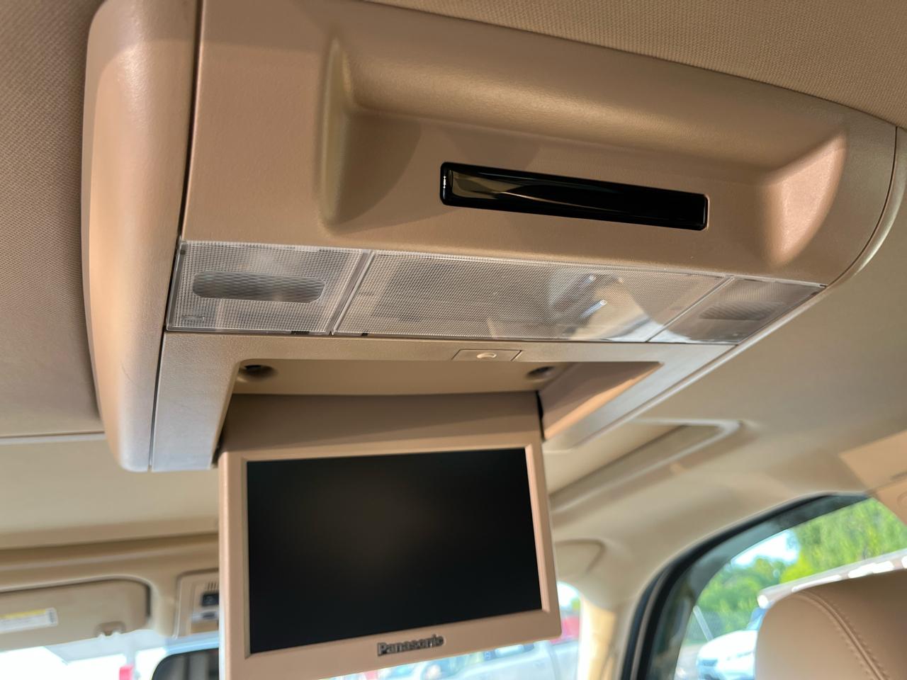 Chevrolet Suburban 2WD 4dr 1500 LTZ 2011
