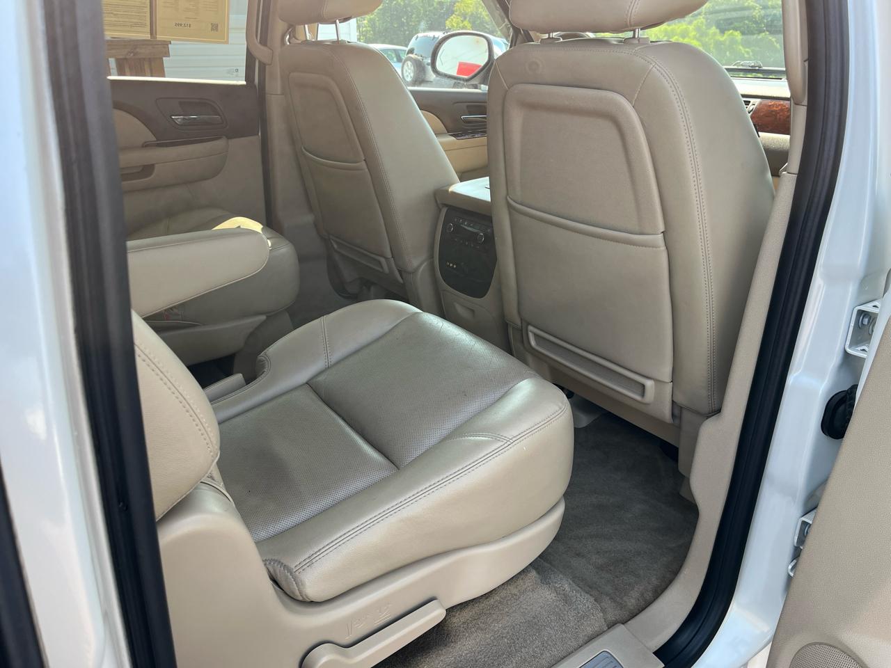 Chevrolet Suburban 2WD 4dr 1500 LTZ 2011