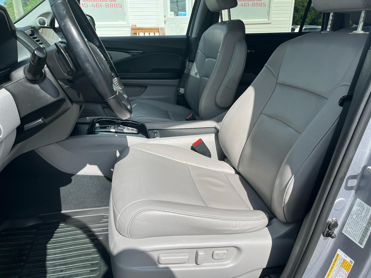 Honda Pilot Touring 7-Passenger 2WD 2021