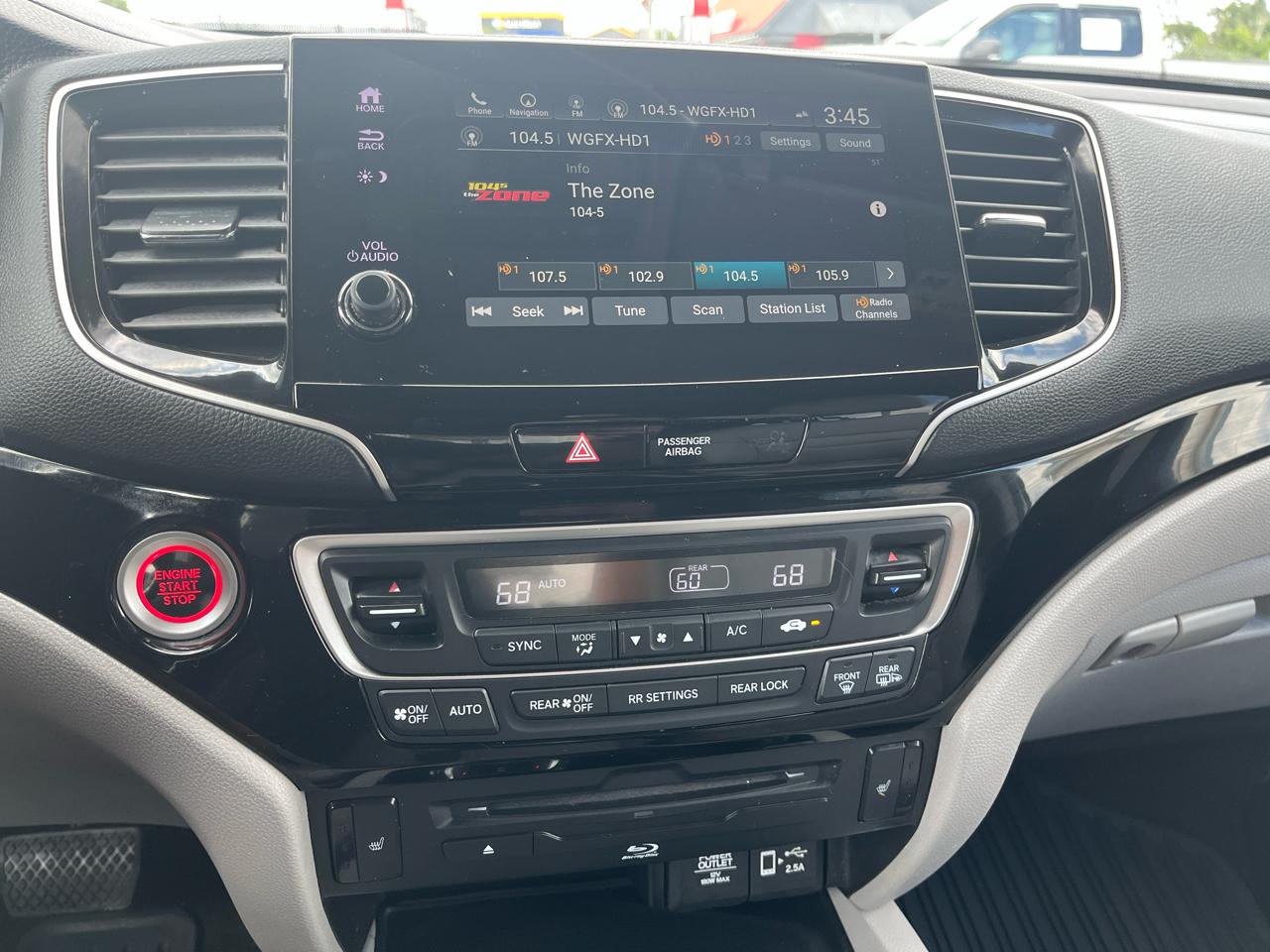 Honda Pilot Touring 7-Passenger 2WD 2021