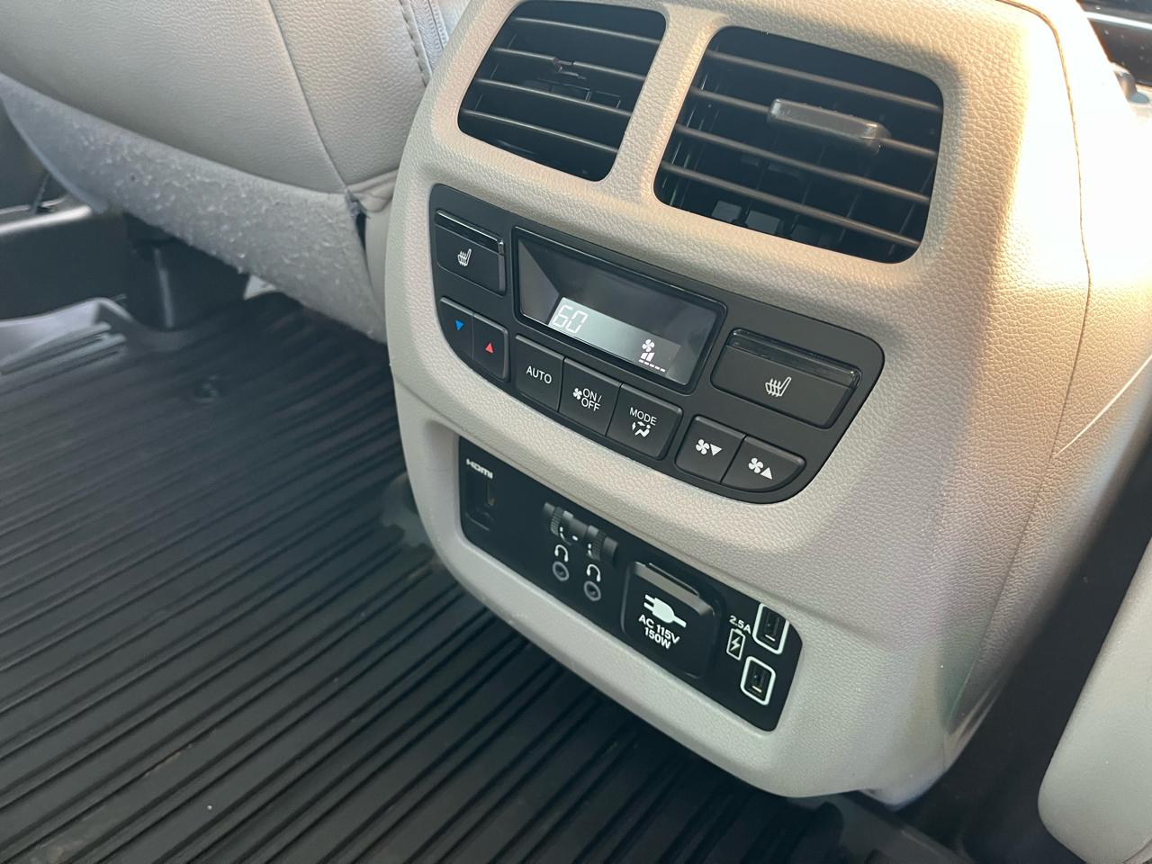 Honda Pilot Touring 7-Passenger 2WD 2021