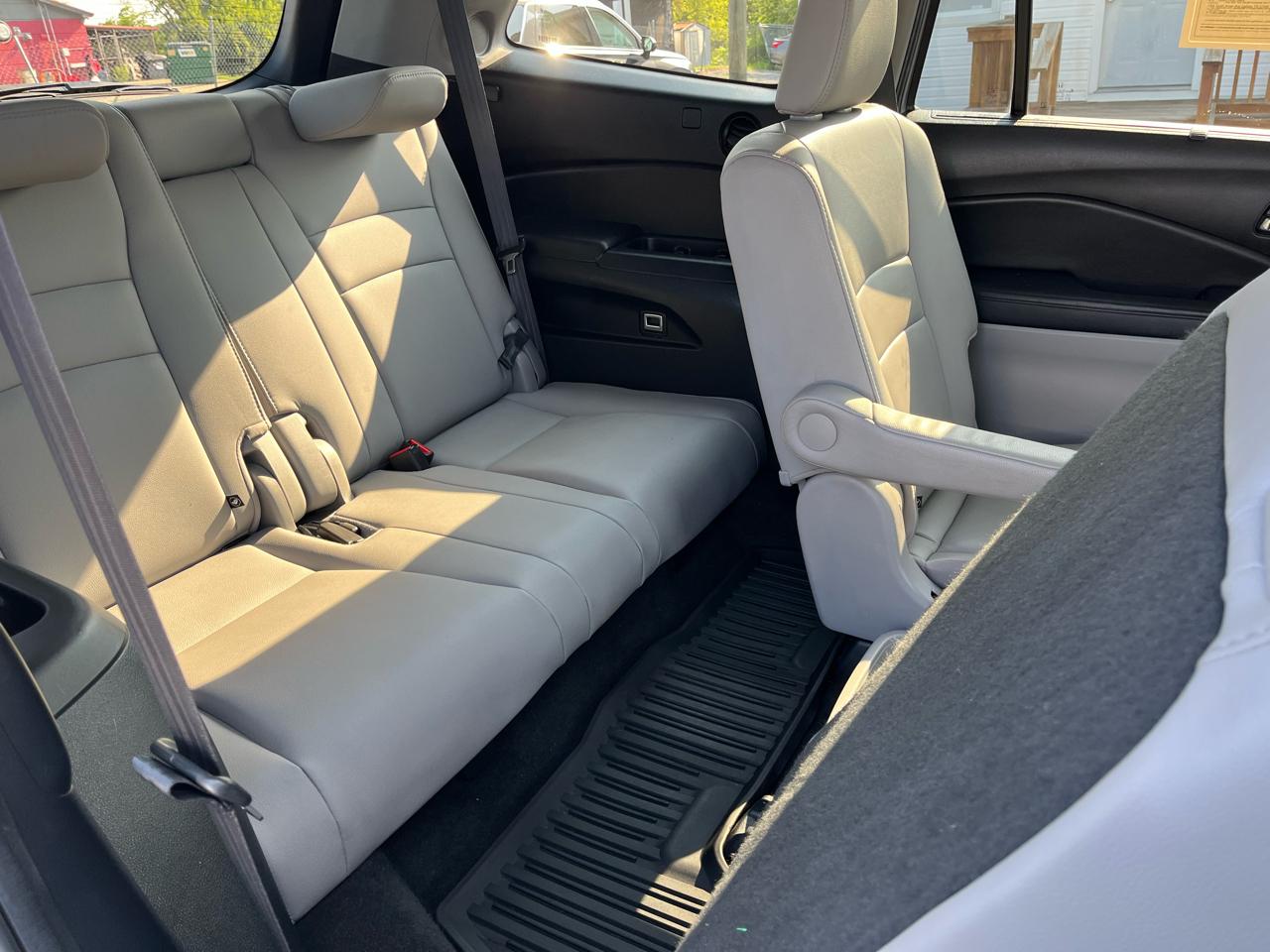 Honda Pilot Touring 7-Passenger 2WD 2021