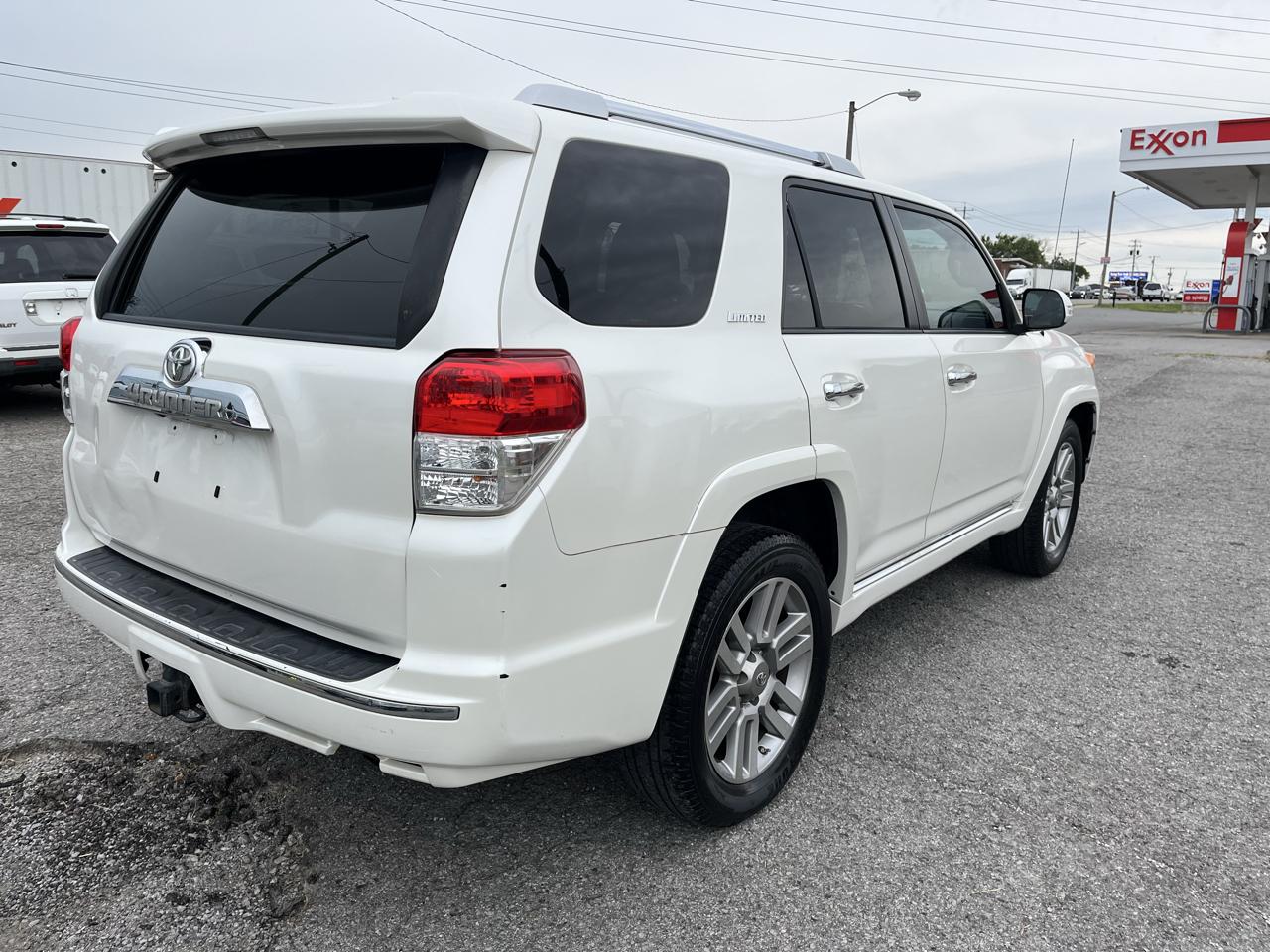 Toyota 4Runner RWD 4dr V6 Limited (Natl) 2011