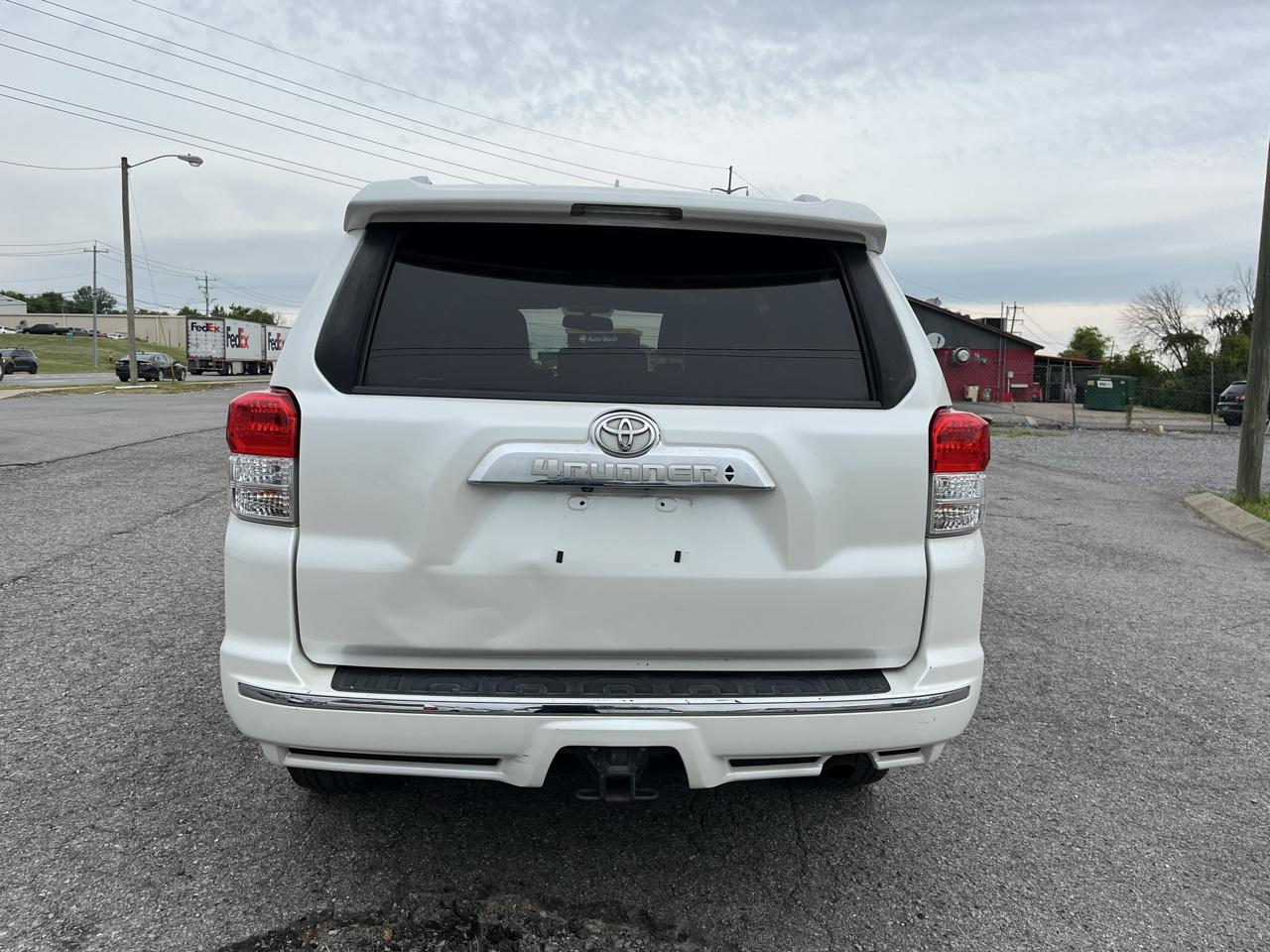 Toyota 4Runner RWD 4dr V6 Limited (Natl) 2011