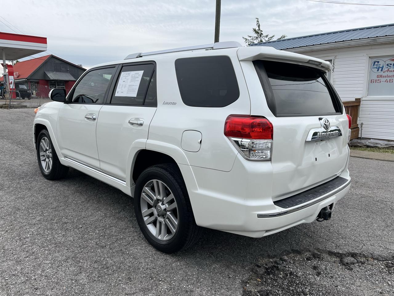 Toyota 4Runner RWD 4dr V6 Limited (Natl) 2011