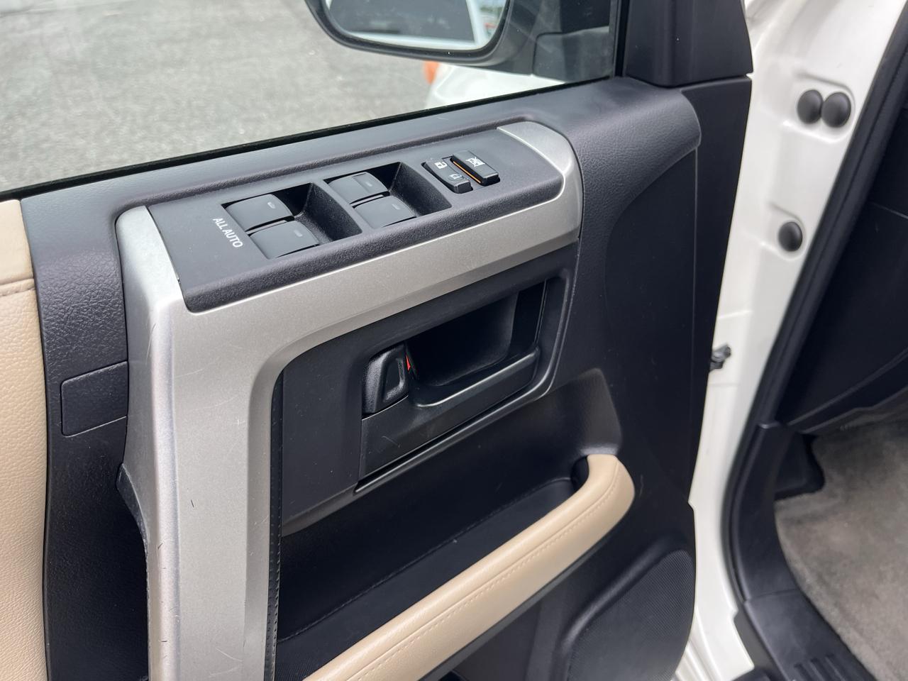Toyota 4Runner RWD 4dr V6 Limited (Natl) 2011