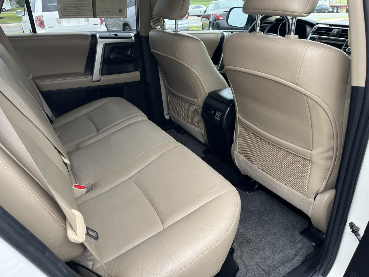 Toyota 4Runner RWD 4dr V6 Limited (Natl) 2011