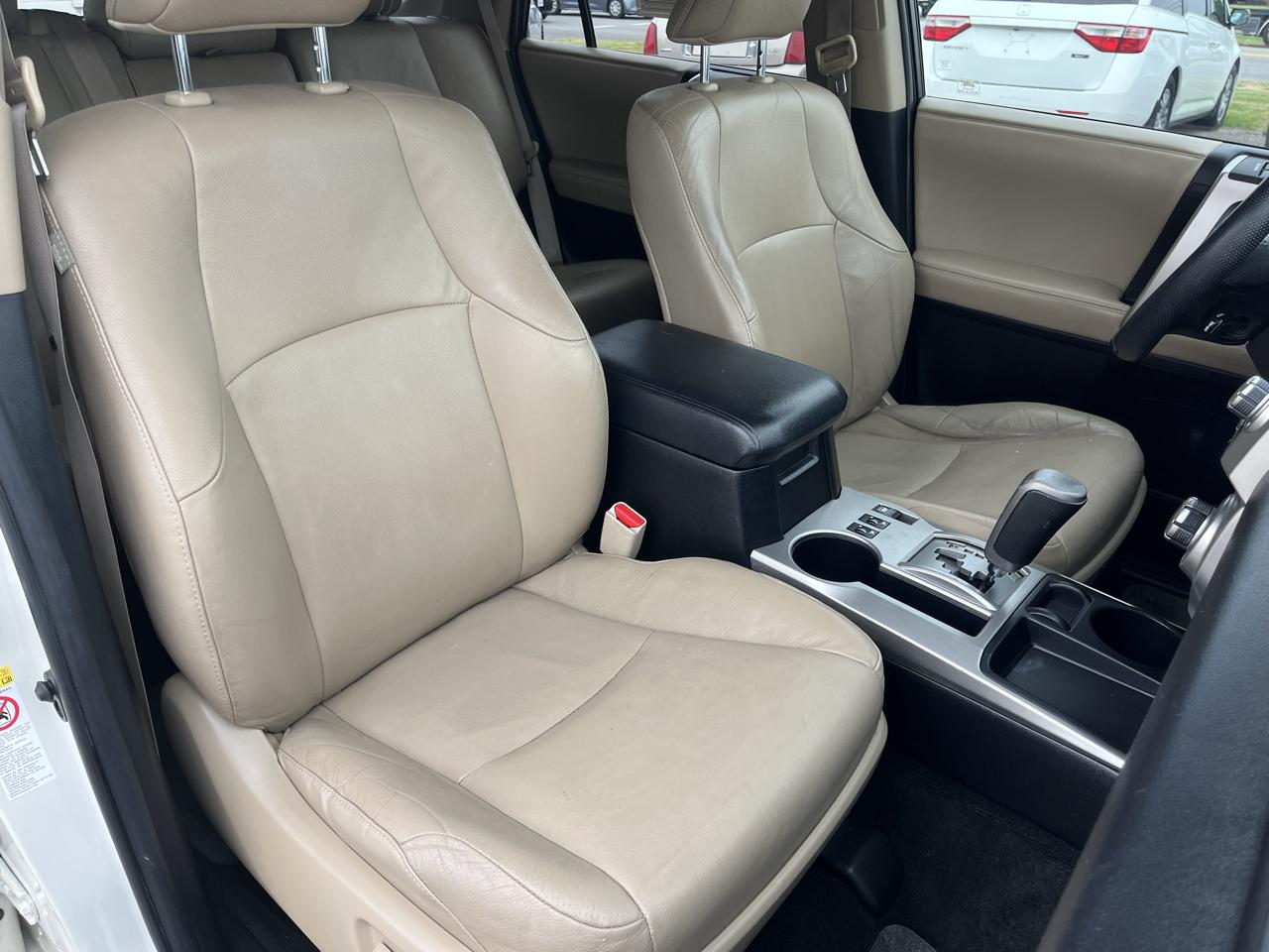 Toyota 4Runner RWD 4dr V6 Limited (Natl) 2011