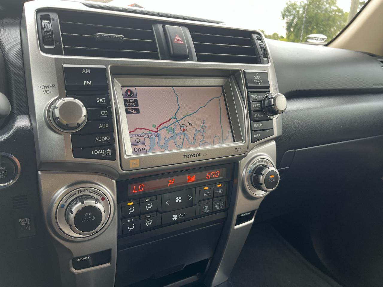 Toyota 4Runner RWD 4dr V6 Limited (Natl) 2011