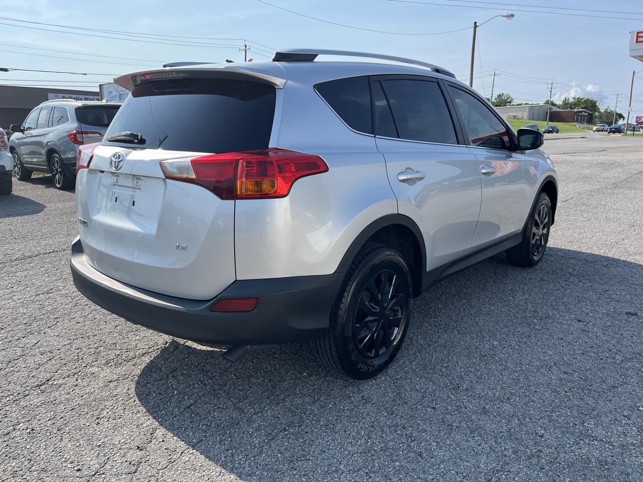 Toyota RAV4 FWD 4dr LE (Natl) 2014