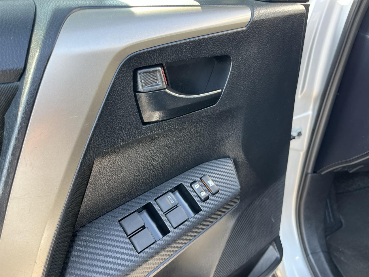 Toyota RAV4 FWD 4dr LE (Natl) 2014