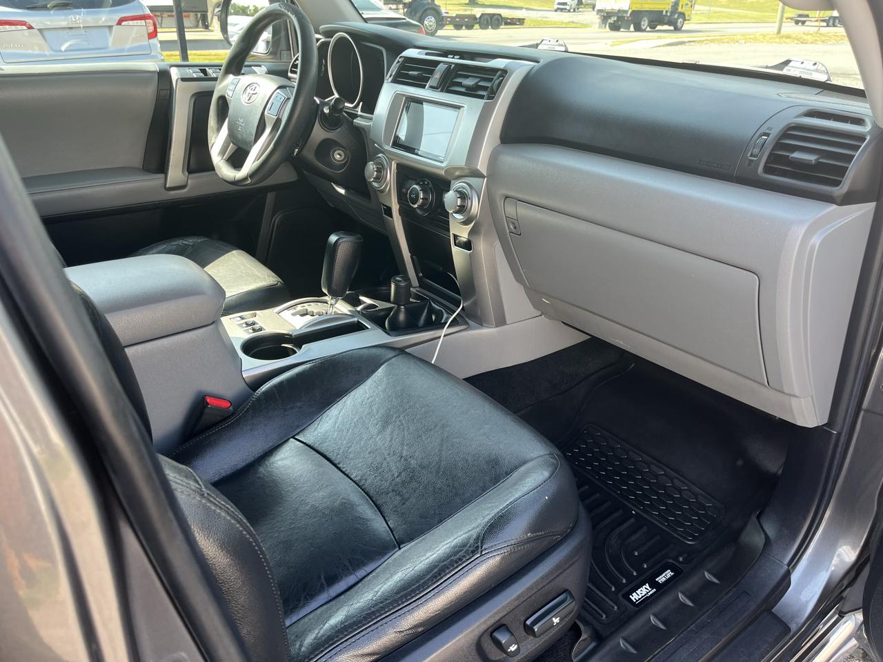 Toyota 4Runner 4WD 4dr V6 Trail (Natl) 2011