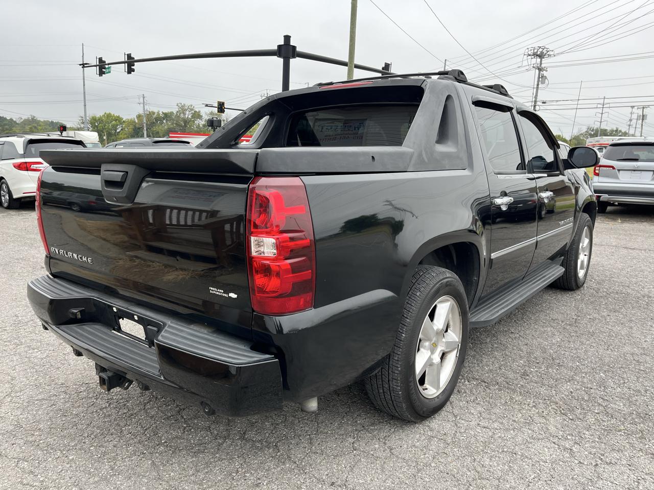 Chevrolet Avalanche 2WD Crew Cab 130" LTZ 2009