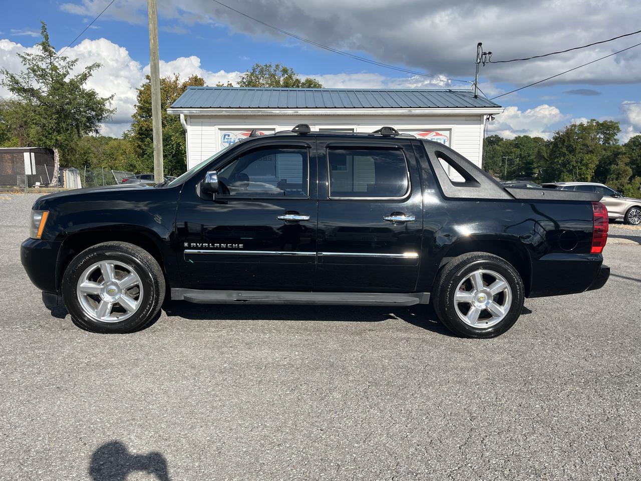 Chevrolet Avalanche 2WD Crew Cab 130" LTZ 2009