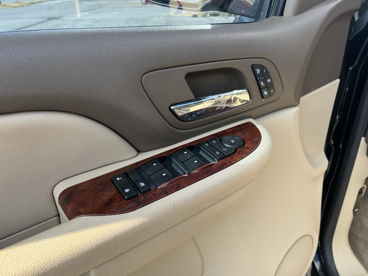 Chevrolet Avalanche 2WD Crew Cab 130" LTZ 2009