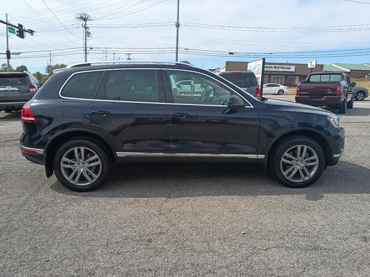 Volkswagen Touareg 4dr TDI Sport w/Technology 2015