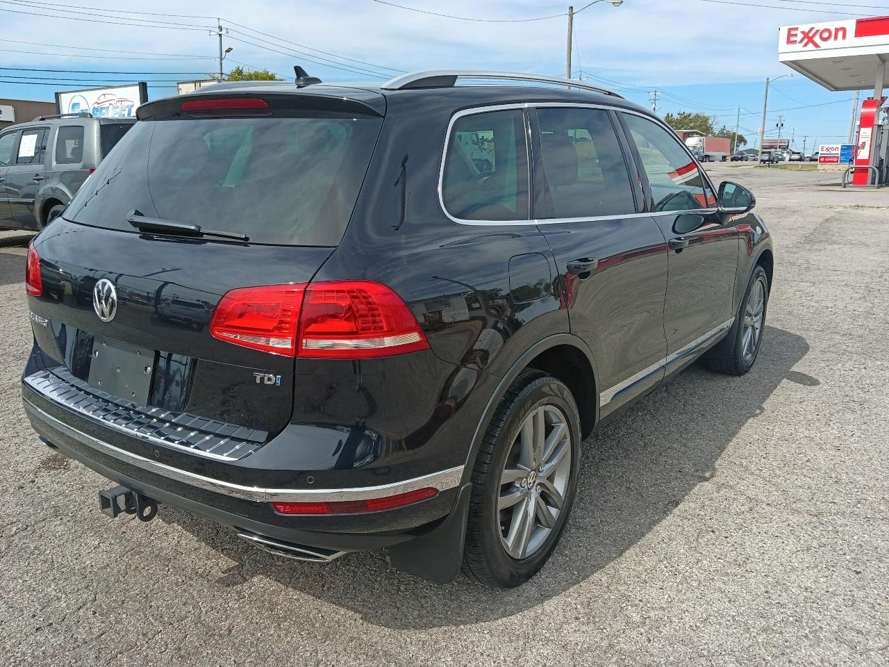 Volkswagen Touareg 4dr TDI Sport w/Technology 2015