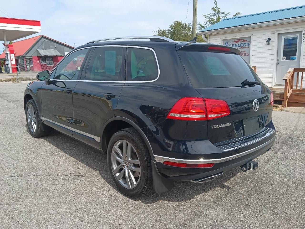 Volkswagen Touareg 4dr TDI Sport w/Technology 2015