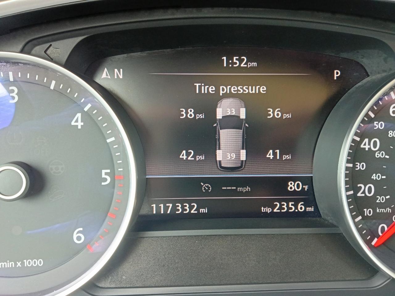Volkswagen Touareg 4dr TDI Sport w/Technology 2015