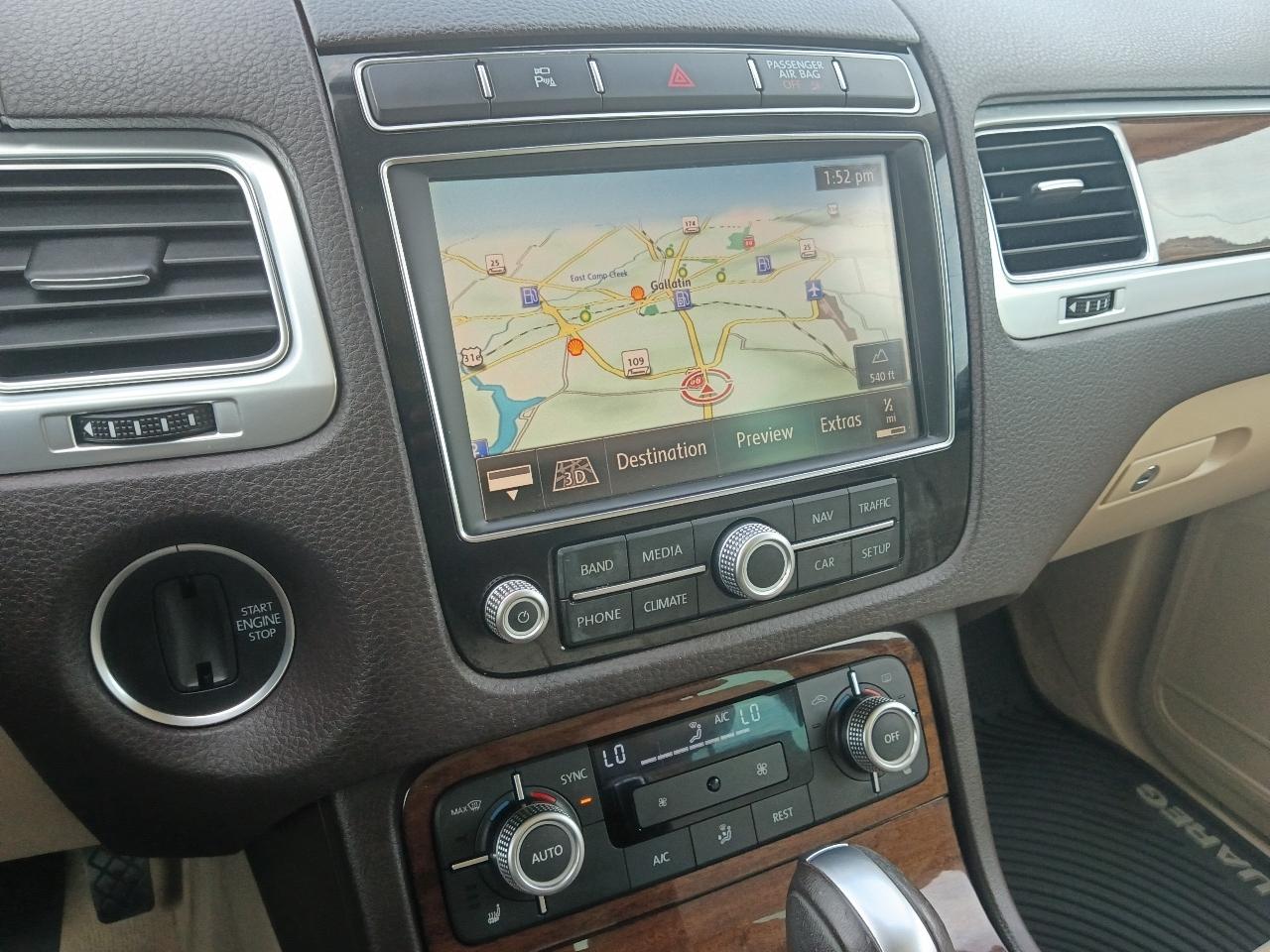 Volkswagen Touareg 4dr TDI Sport w/Technology 2015