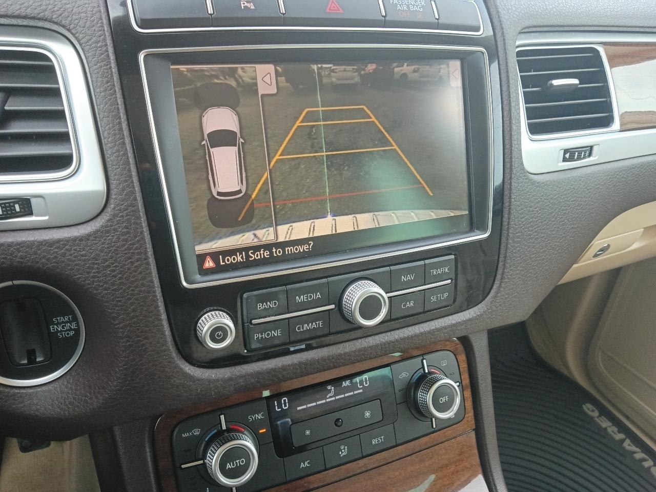 Volkswagen Touareg 4dr TDI Sport w/Technology 2015
