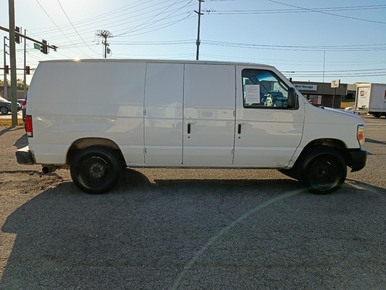 Ford Econoline Cargo Van E-150 Commercial 2014