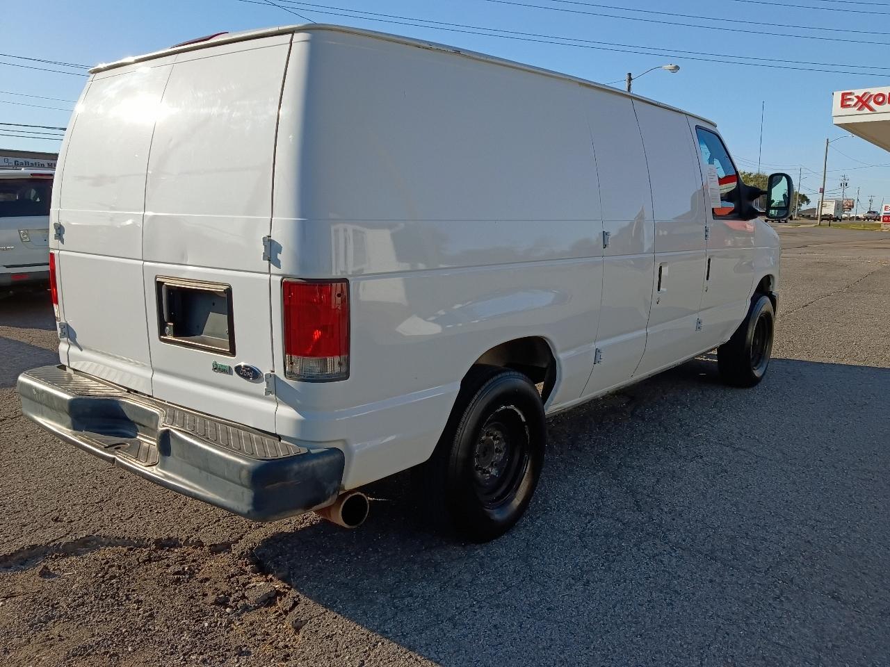 Ford Econoline Cargo Van E-150 Commercial 2014