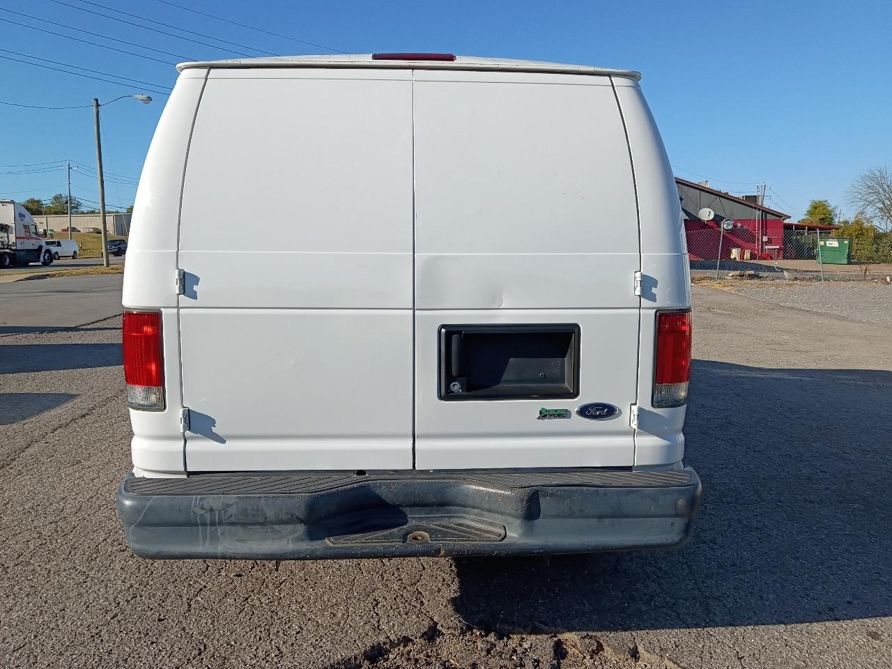 Ford Econoline Cargo Van E-150 Commercial 2014