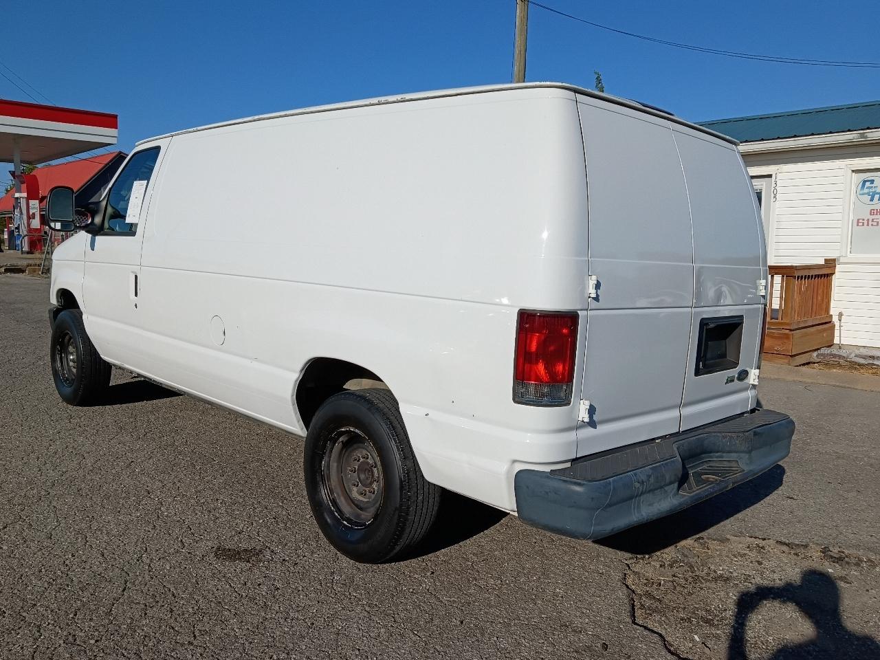 Ford Econoline Cargo Van E-150 Commercial 2014