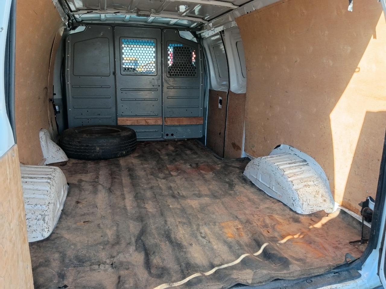 Ford Econoline Cargo Van E-150 Commercial 2014