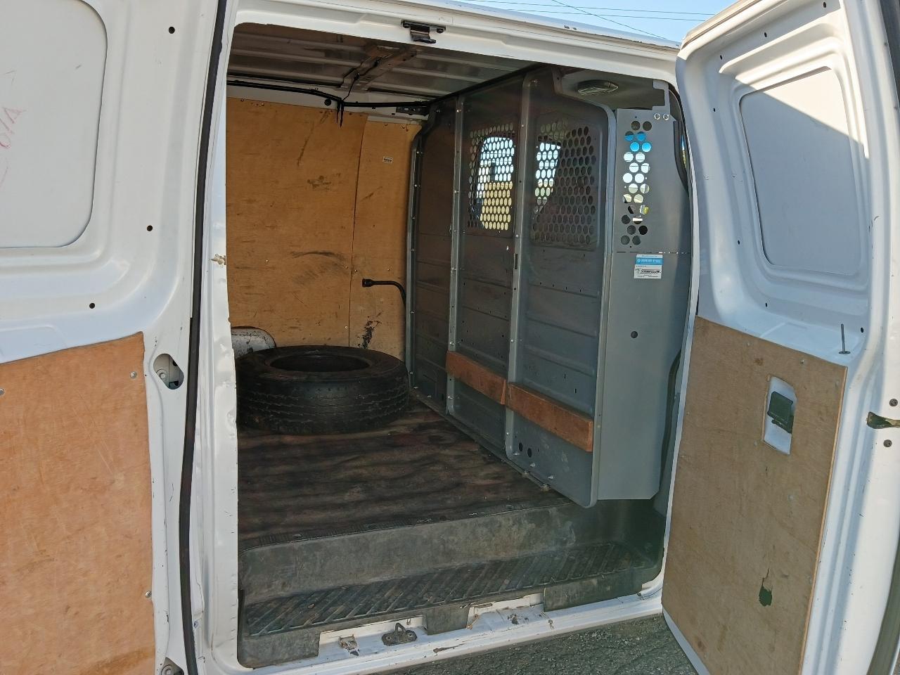 Ford Econoline Cargo Van E-150 Commercial 2014