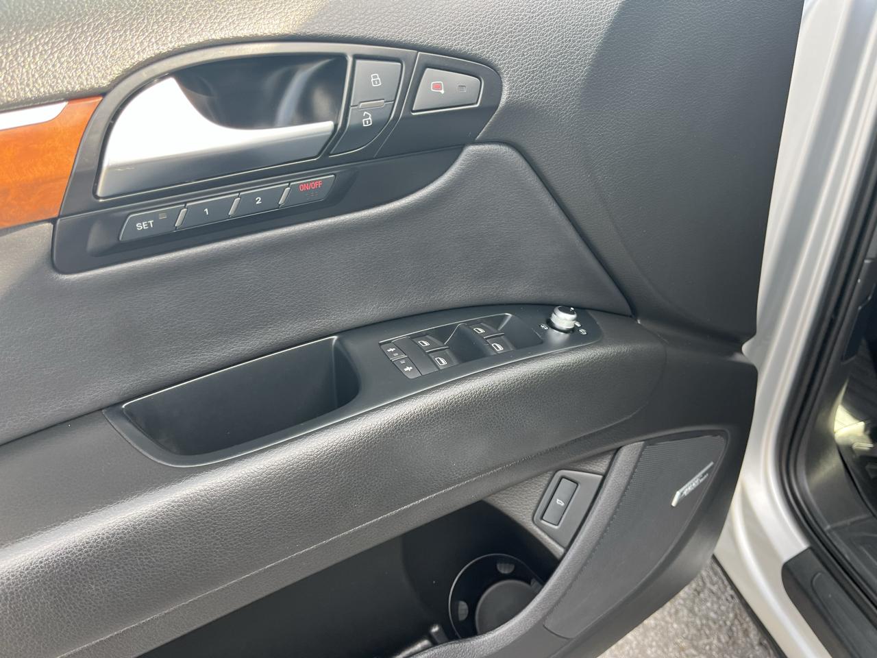 Audi Q7 quattro 4dr 3.0L TDI Prestige 2011