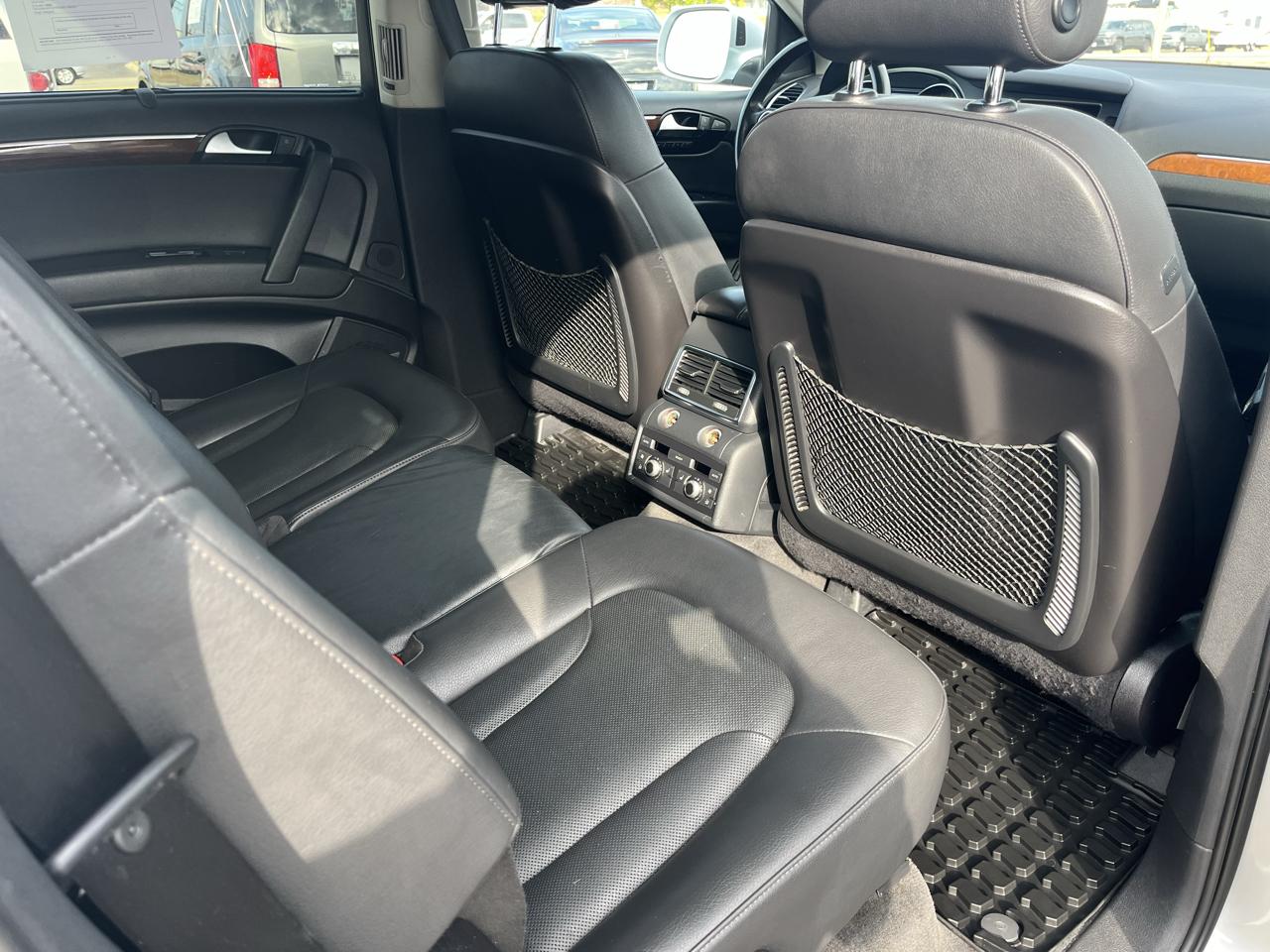 Audi Q7 quattro 4dr 3.0L TDI Prestige 2011