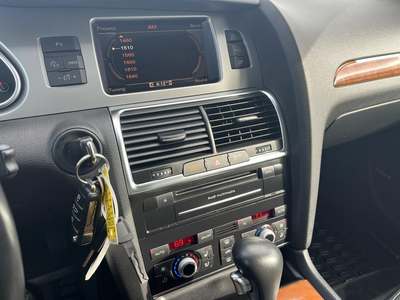 Audi Q7 quattro 4dr 3.0L TDI Prestige 2011