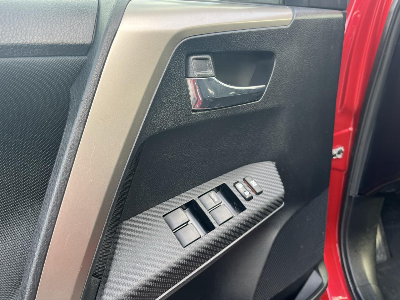 Toyota RAV4 AWD 4dr XLE (Natl) 2015