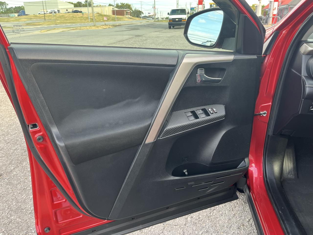 Toyota RAV4 AWD 4dr XLE (Natl) 2015