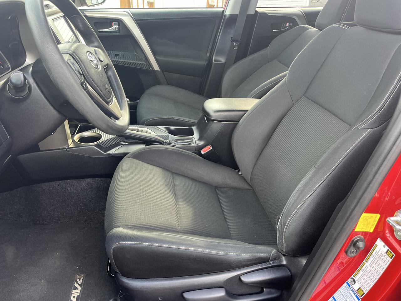 Toyota RAV4 AWD 4dr XLE (Natl) 2015