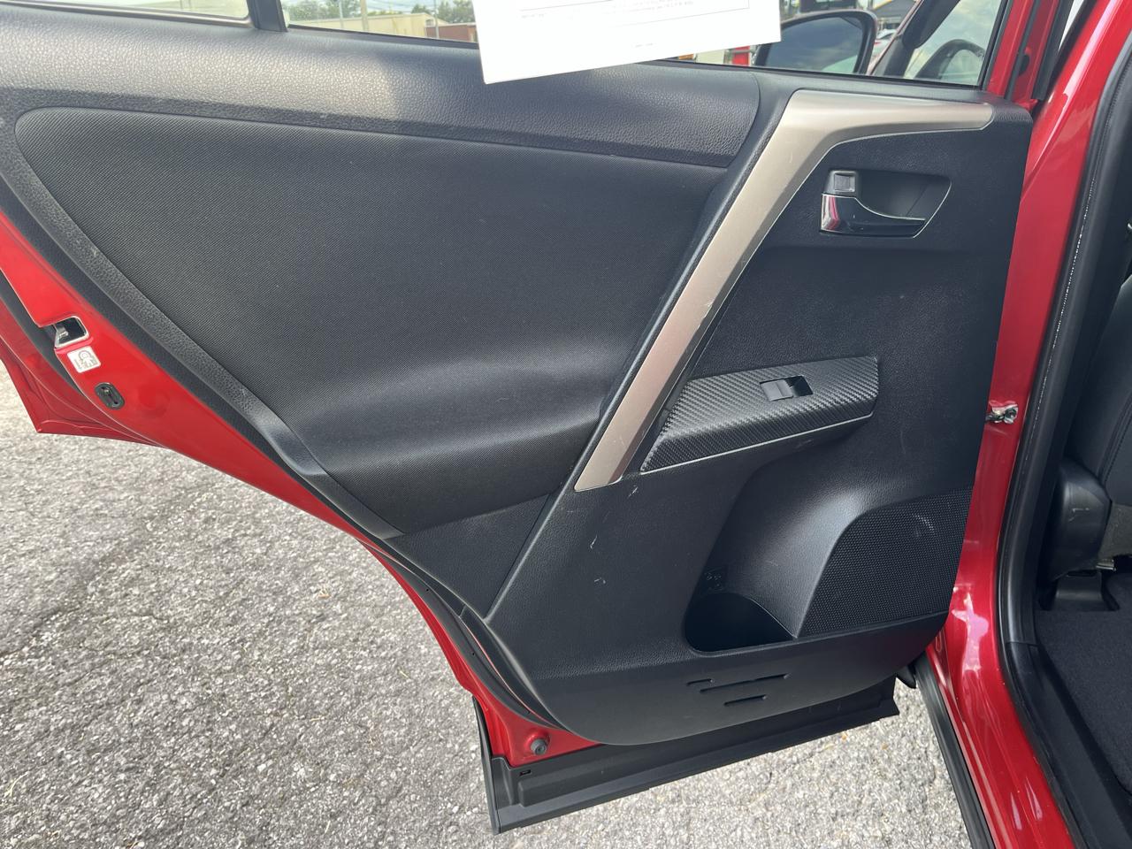 Toyota RAV4 AWD 4dr XLE (Natl) 2015