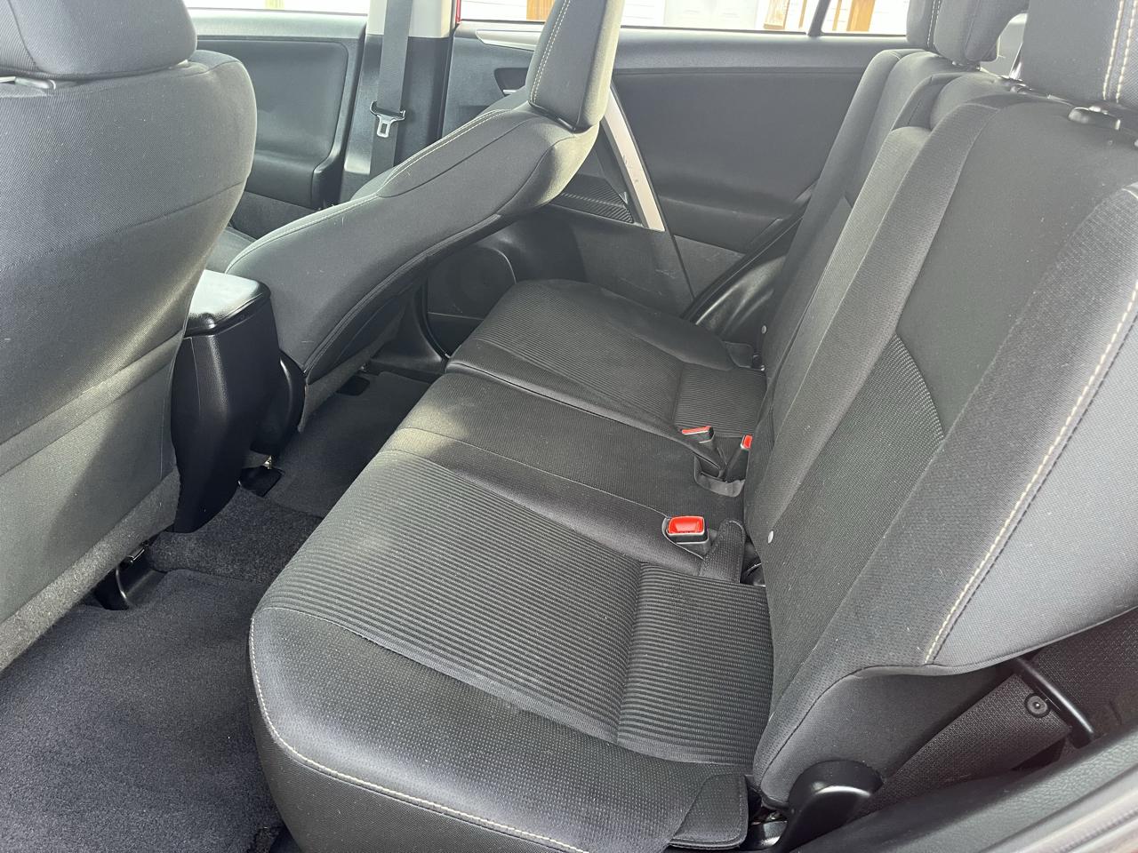 Toyota RAV4 AWD 4dr XLE (Natl) 2015