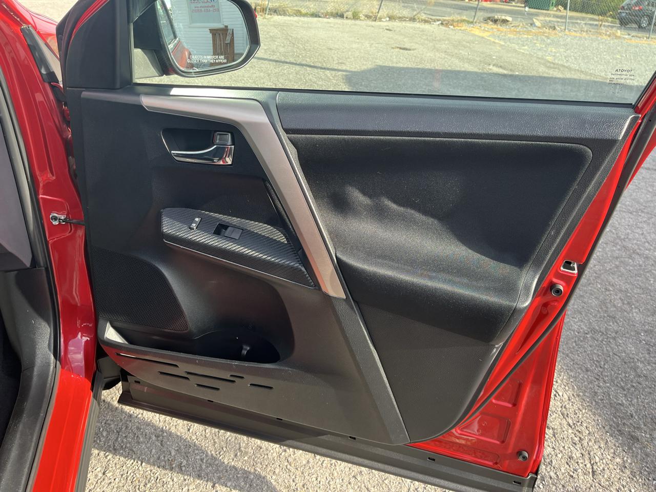 Toyota RAV4 AWD 4dr XLE (Natl) 2015