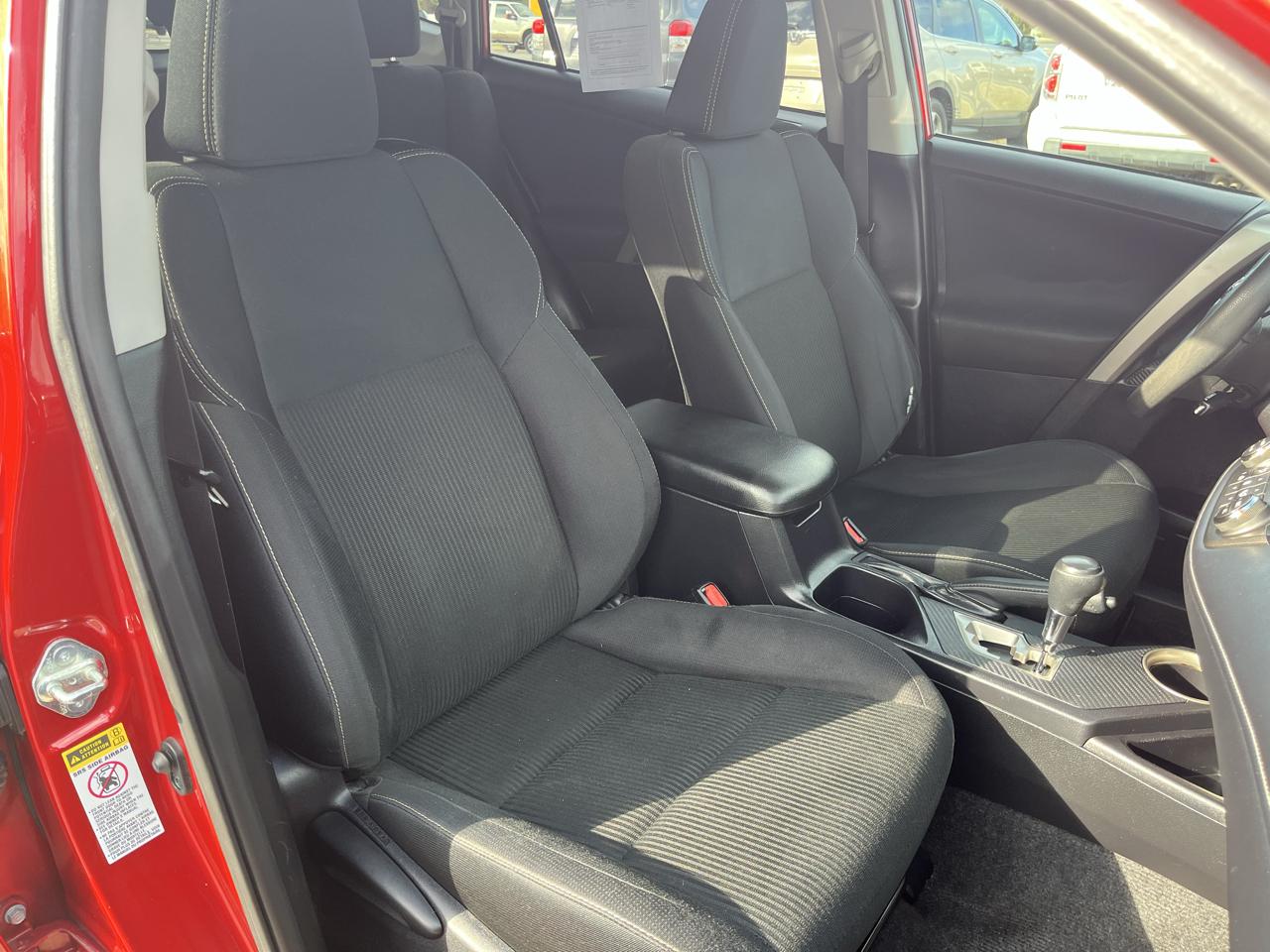 Toyota RAV4 AWD 4dr XLE (Natl) 2015
