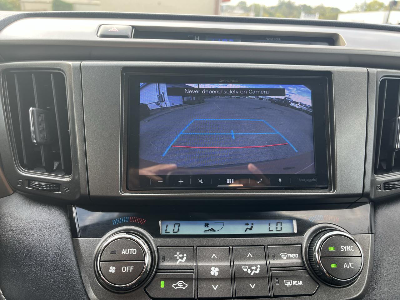 Toyota RAV4 AWD 4dr XLE (Natl) 2015
