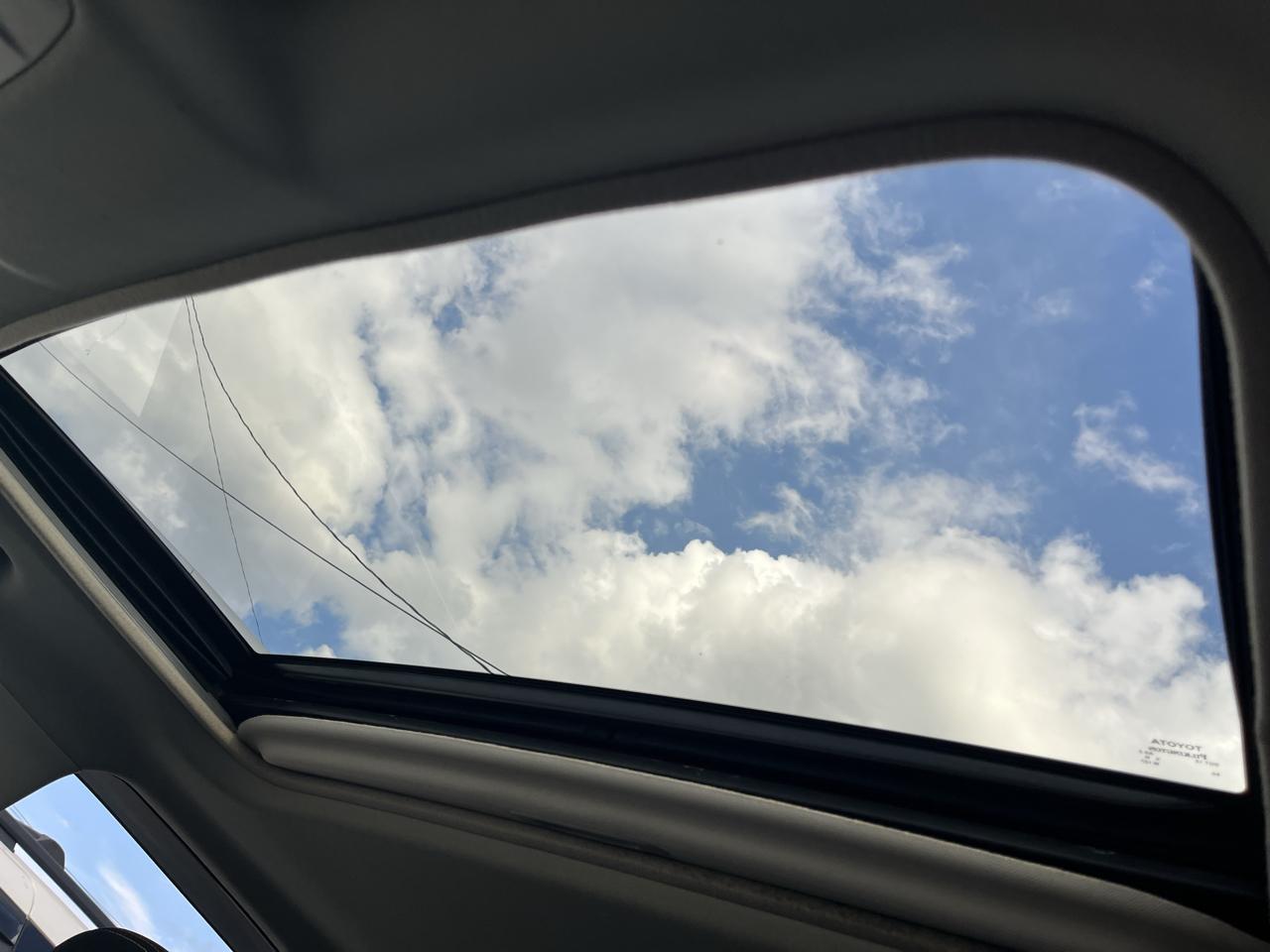Toyota RAV4 AWD 4dr XLE (Natl) 2015